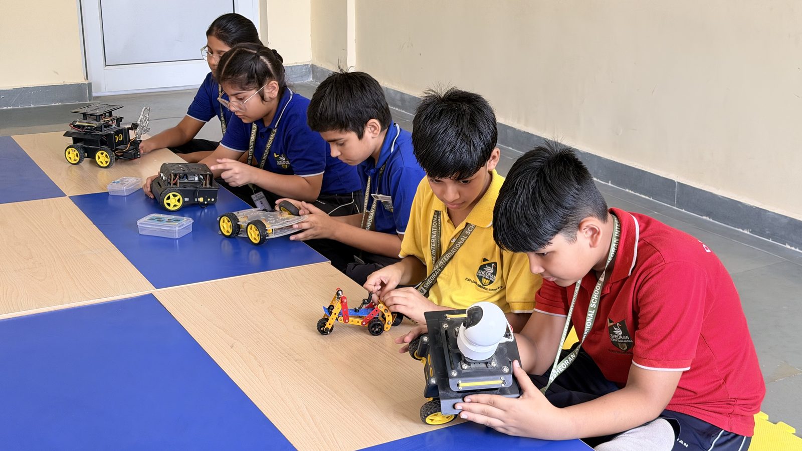 Hi-Tech Modern Labs