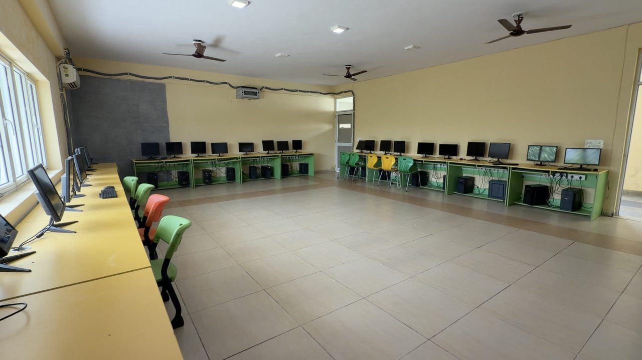 Computer Lab at Sheoran International School