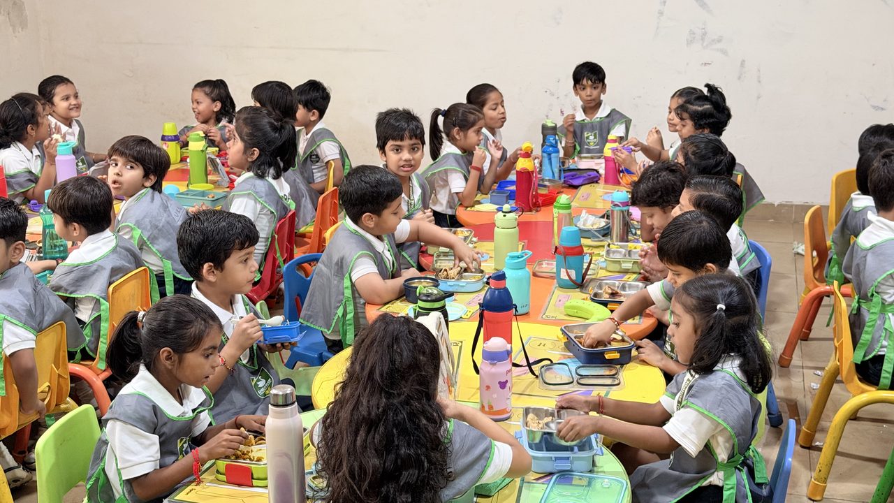 Cafeteria at Sheoran International School